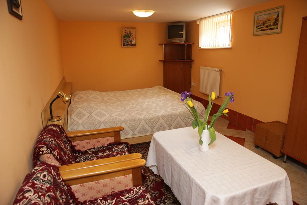 Guest House Linas Alytus Esterno foto