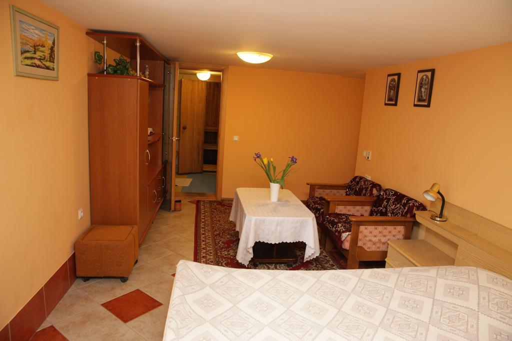 Guest House Linas Alytus Esterno foto